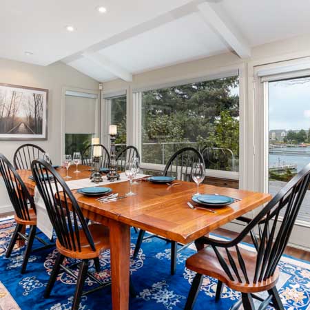 Bright dining room photo for real estate