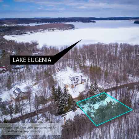 Drone photo of a House near Lake Eugenia in Winter